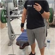 Laureato in scienze motorie e sportive con abilitazione in ginnastica posturale offre lezioni online di fitness e posturale